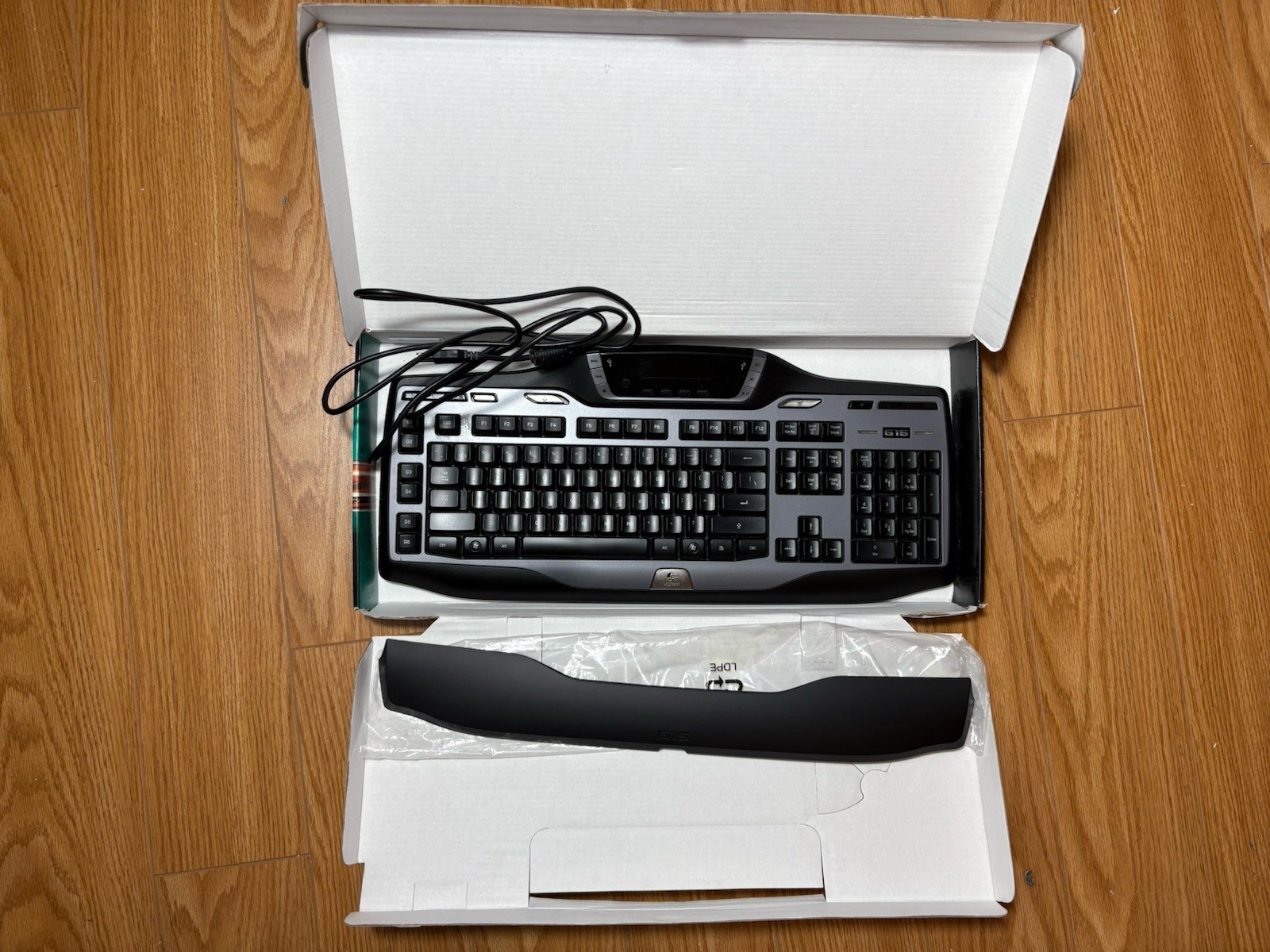 Logitech G15 Y-UW92 Wired USB Gaming Keyboard With Palm Rest With BOX Works