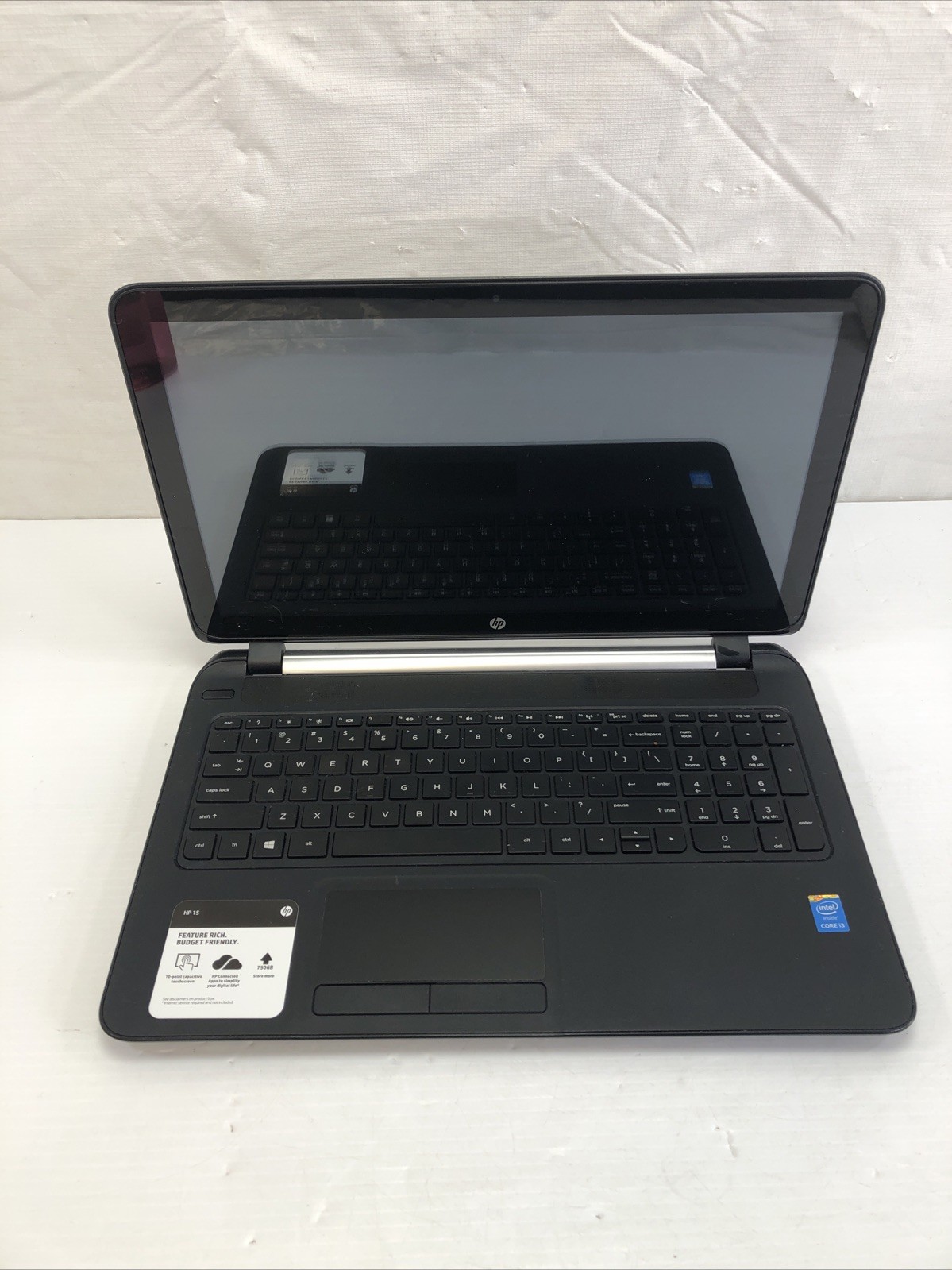 HP15-F162dx i3-4030U 1.9 Ghz 6 GB Ram 120 GB SSD Windows 10 *Read