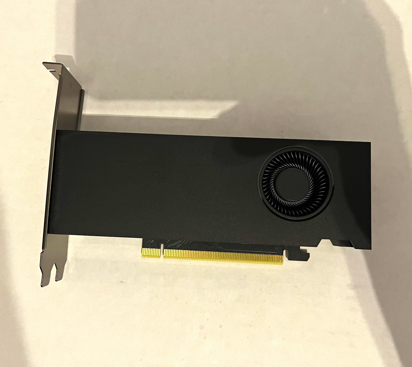 NVIDIA PG192B (RTX 2000 Ada Generation 16GB)
