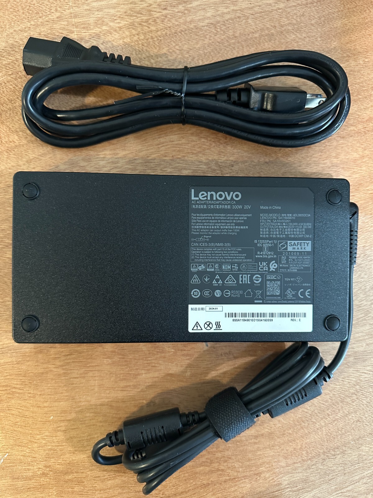 Genuine Lenovo 300W 20V 15.0A AC Power Adapter / ADL300SDC3A