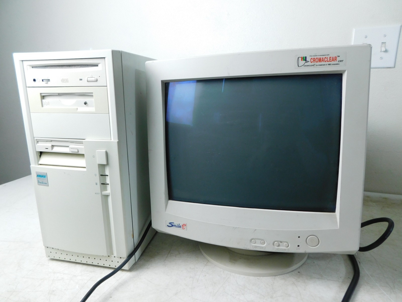 Working 1990s Computer AMAX Pentium Tower & Smile Int'l Monitor - See in Video