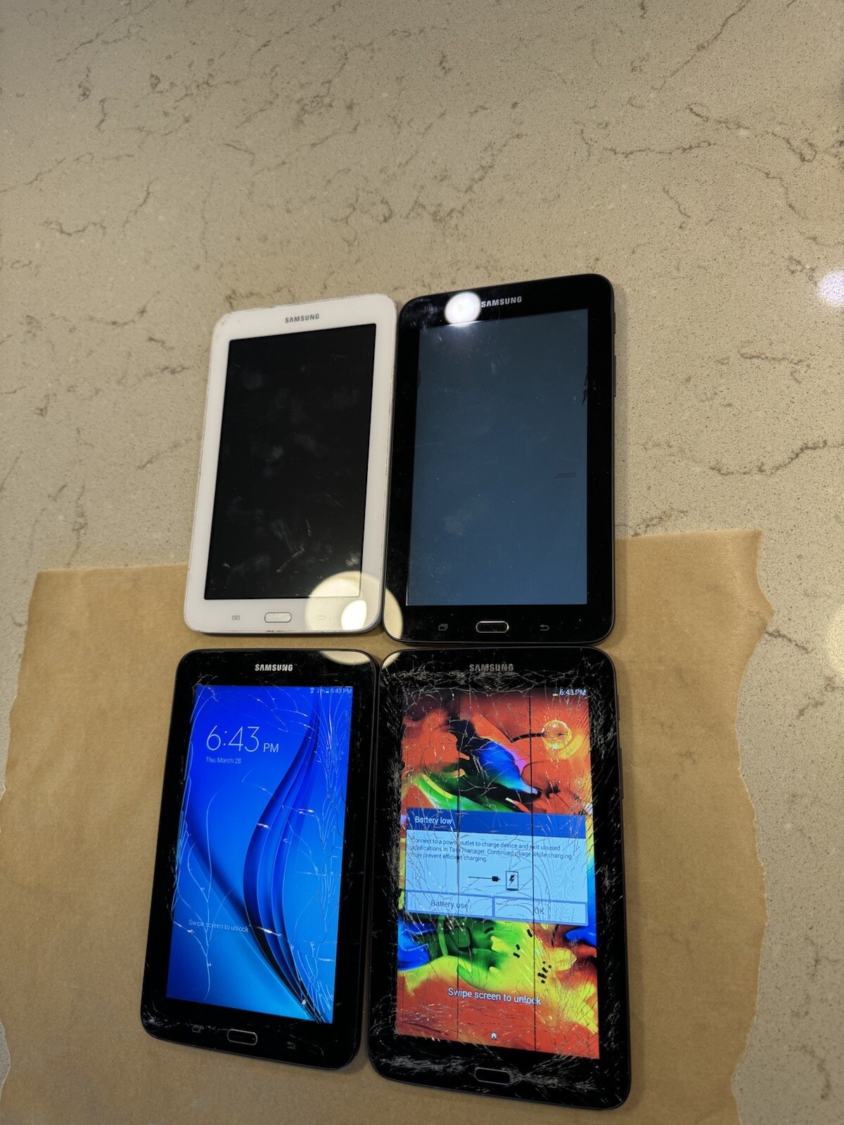 Samsung Galaxy Tab 3 Lite SM-T110 Wi-Fi 7" 8GB LOT X 4 BAD LCD