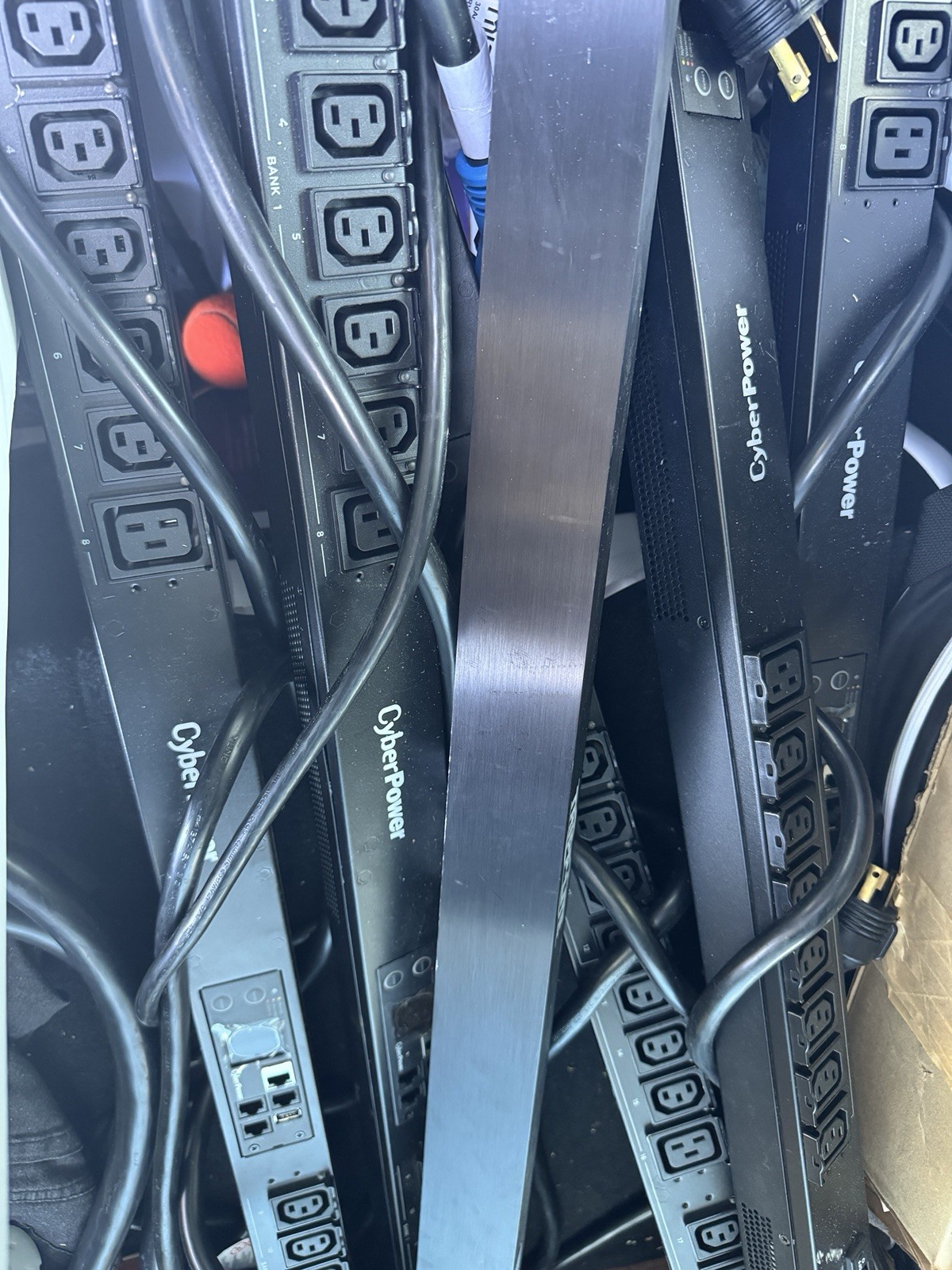 CyberPower PDU81105 with 24 outlets — Metered-by-Outlet PDU. Alternative to APC
