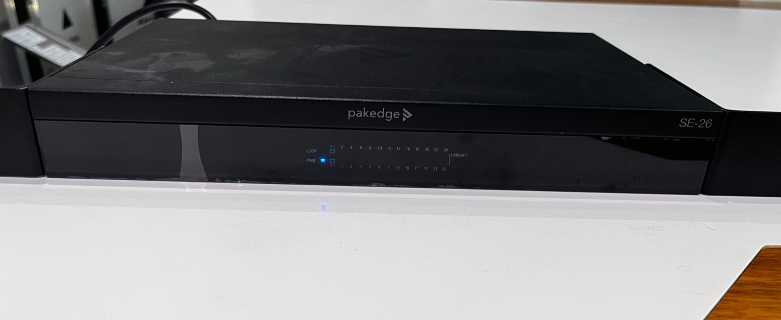 Pakedge SE-26 24-Port Unmanaged Enterprise Network Gigabit Switch - USED