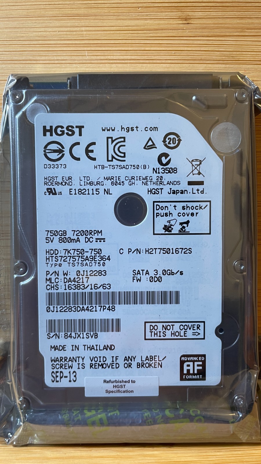 NEW Hitachi HTS727575A9E364 P/N:0J12283 MLC: DA4217 FW:0D0 750GB 2.5" SATA HD