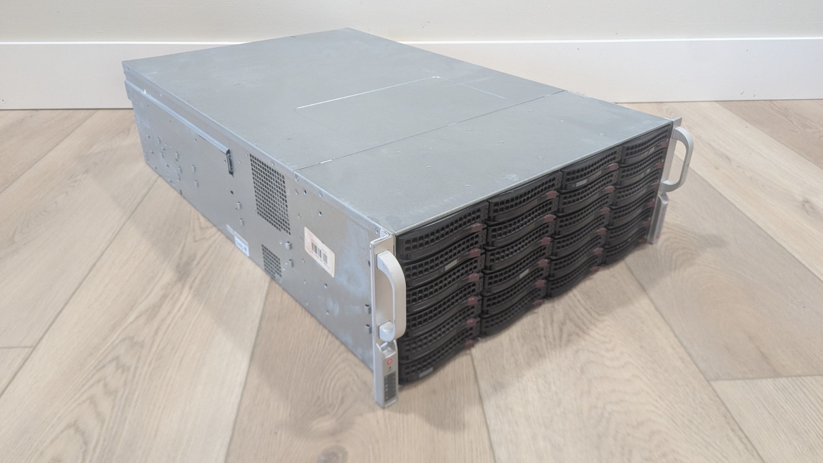 Supermicro 847E26-RJBOD 4U 45BAY JBOD w/trays vt