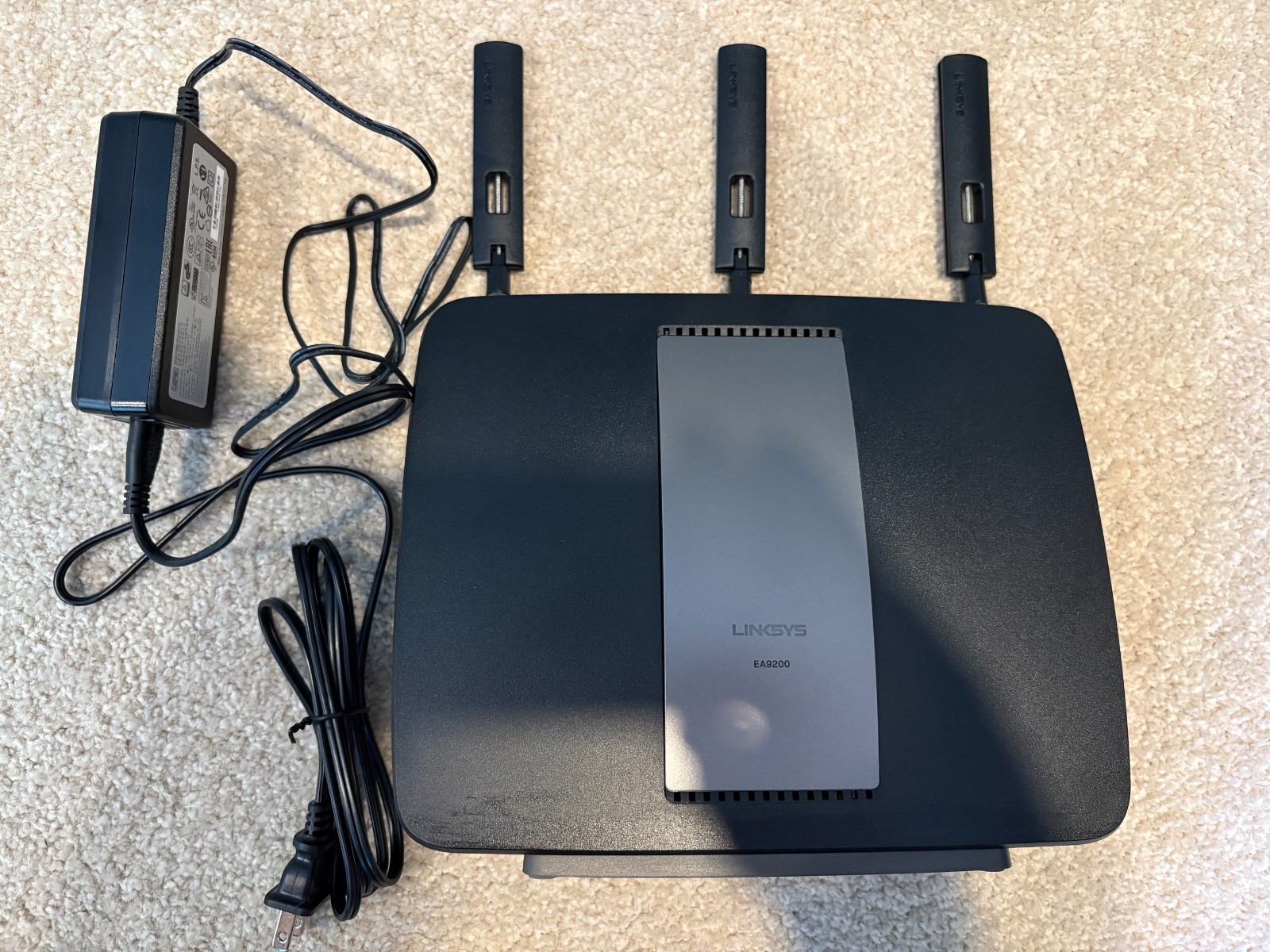 Linksys router EA9200 with power cord - used