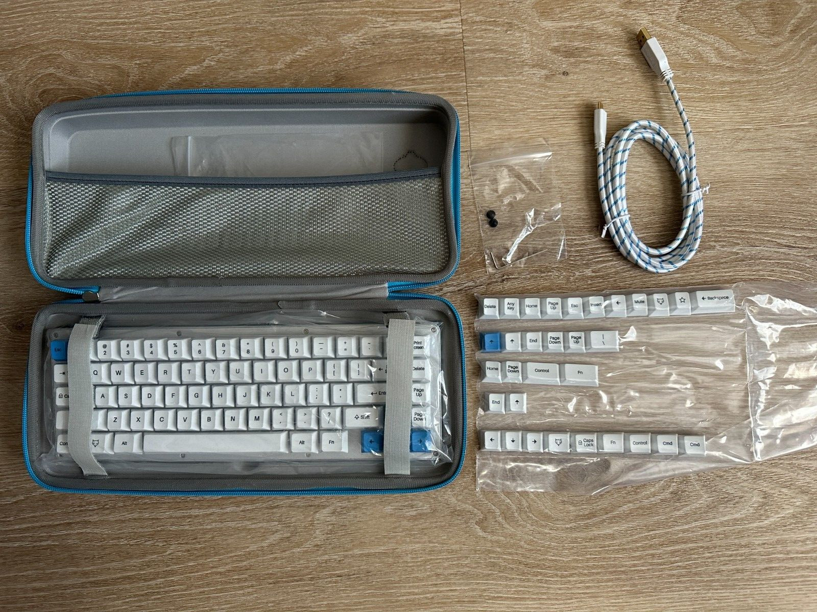 KONO WhiteFox Vera - Mechanical Keyboard - Cherry MX Blue