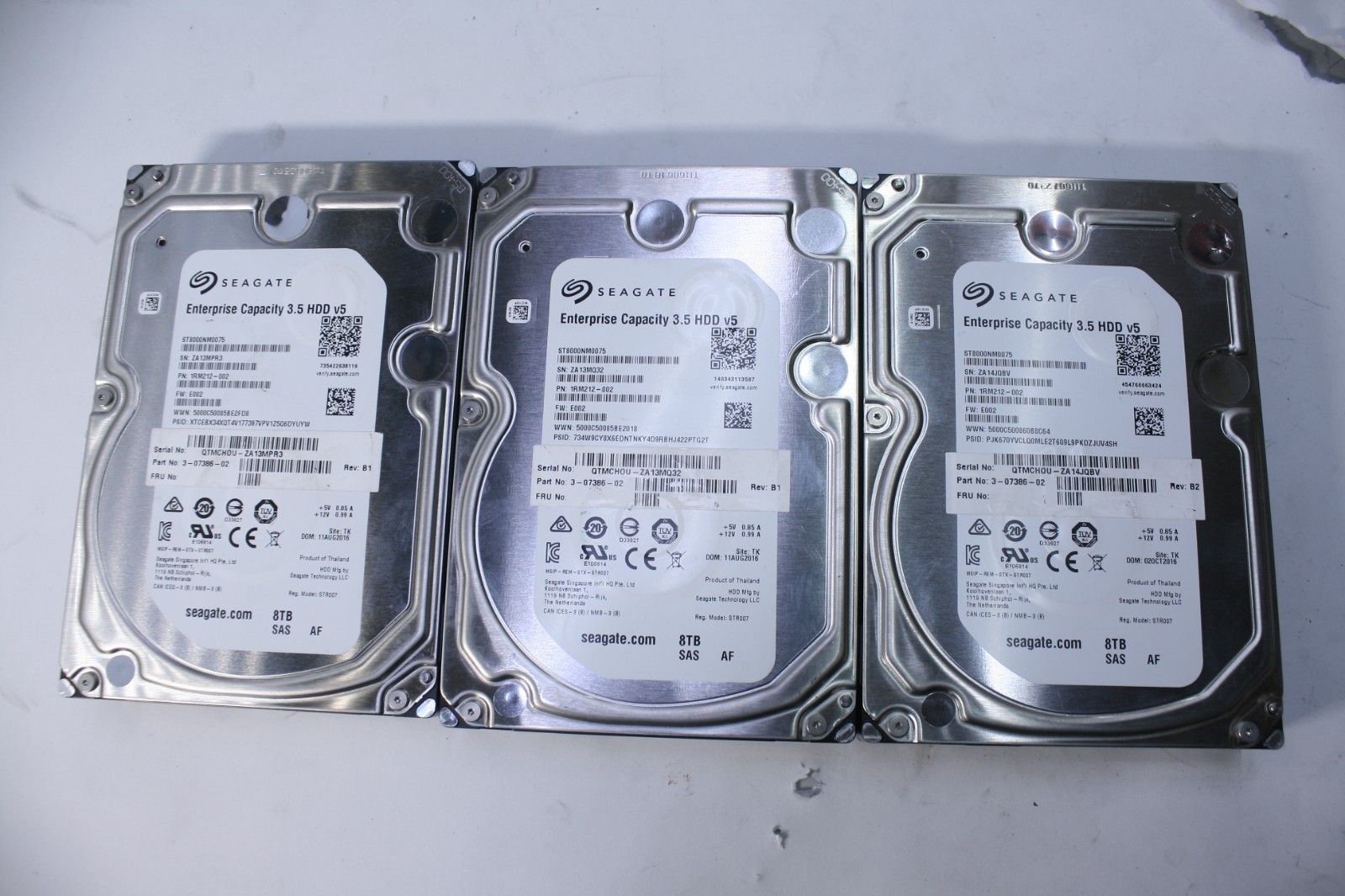 LOT OF 3  SEAGATE ST8000NM0075 8TB SAS ENTERPRISE  3.5" HDD V5 1RM212-002  T7-B2
