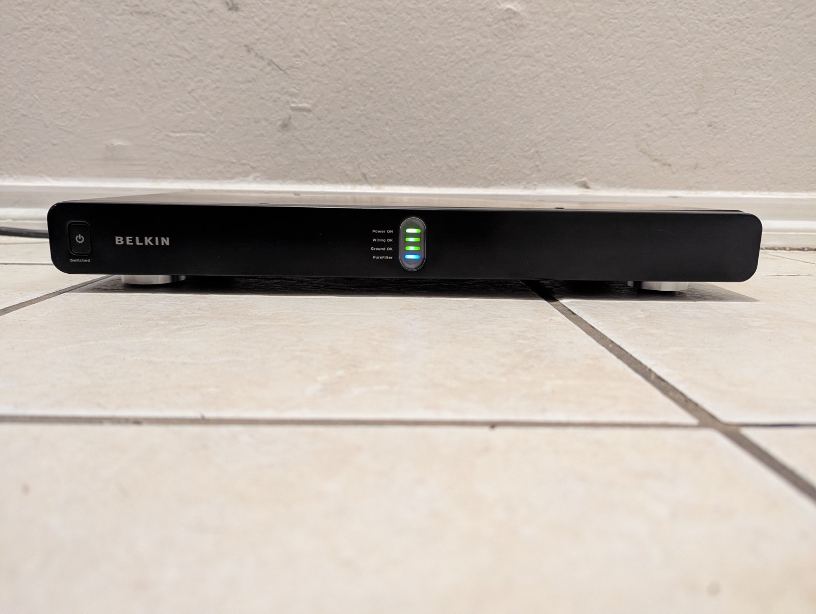 Belkin AP20800-08-BLK Home Theater Power Outlet Console Surge Protector
