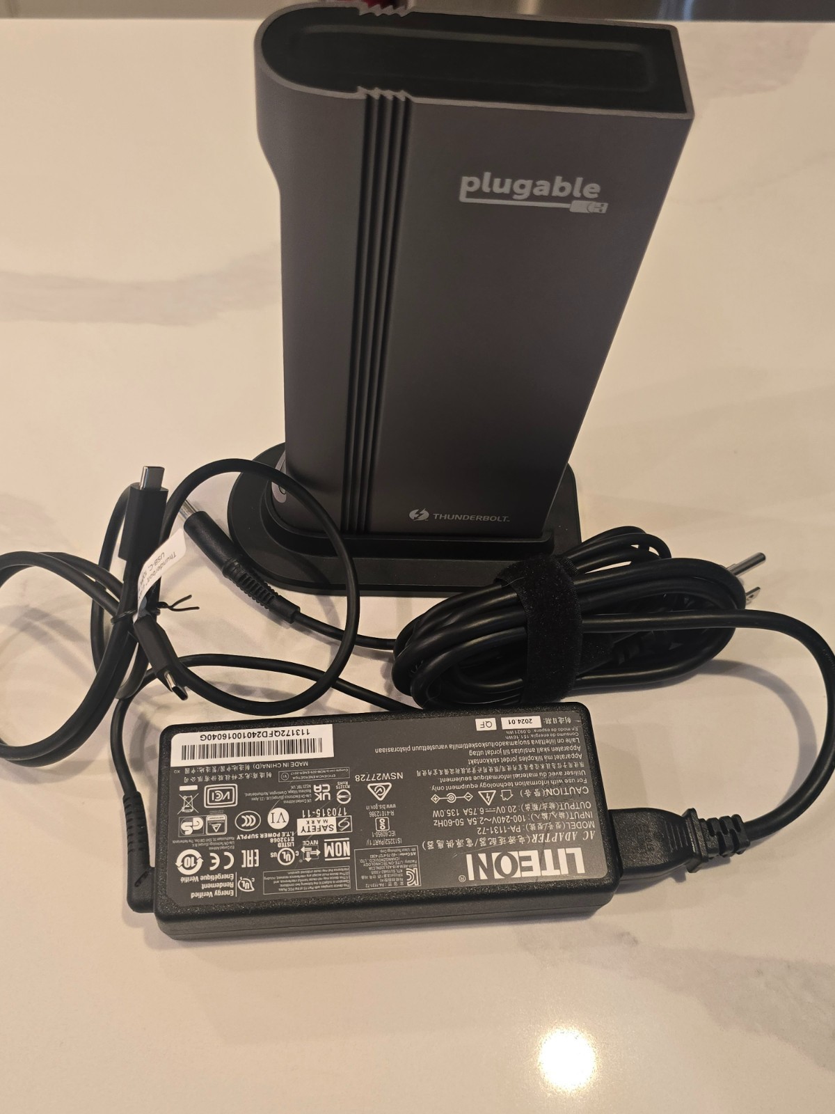 PLUGABLE Thunderbolt 4 16-in-1 Docking Station  TBT4-UDZ