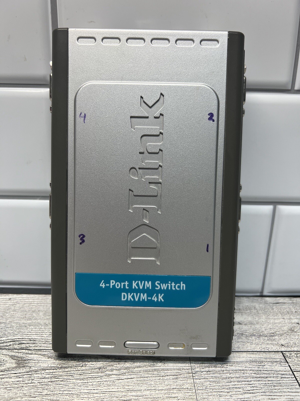 D-Link 4 Port KVM Switch DKVM-4K All wires needed included