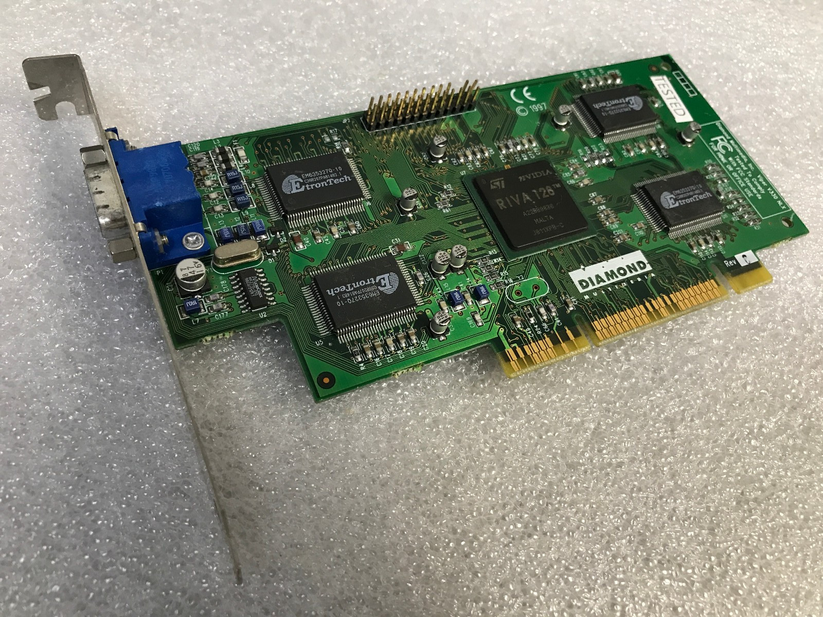 Diamond Viper V330 NLX AGP nVidia RIVA 128 Video Card