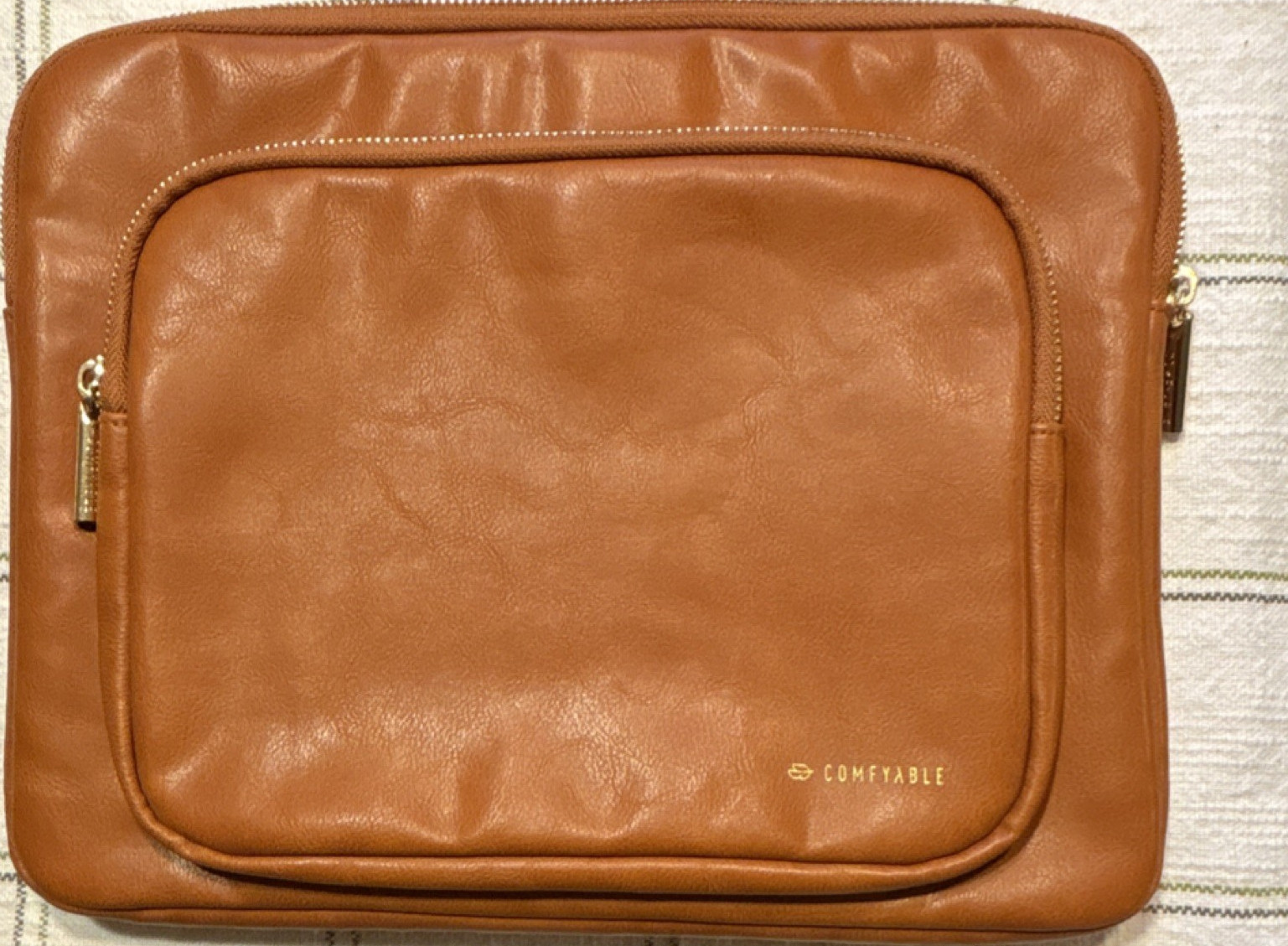 Comfyable Faux Leather Tablet Sleeve – Cognac Brown – iPad / iPad Pro / Surface