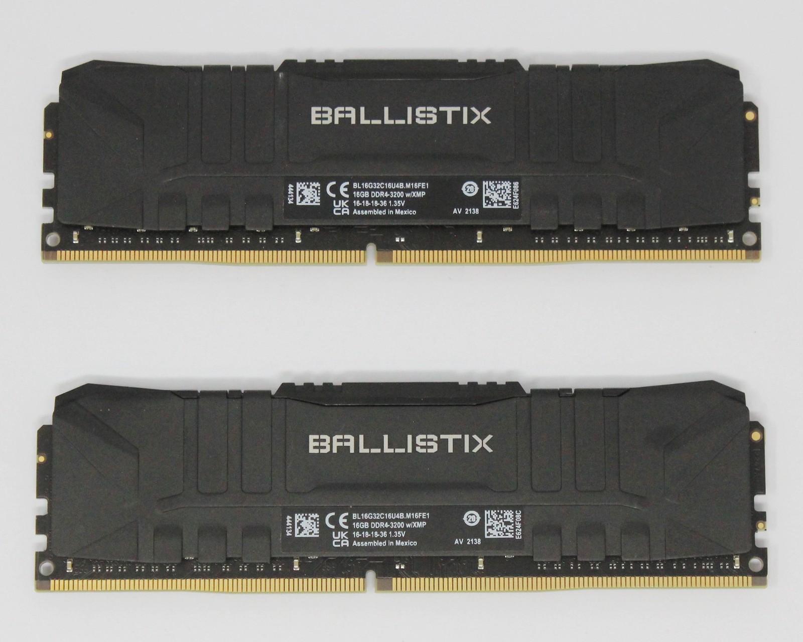 Crucial Ballistix Black 32GB (2x16GB) BL16G32C16U4B DDR4-3200 RAM (#36806)