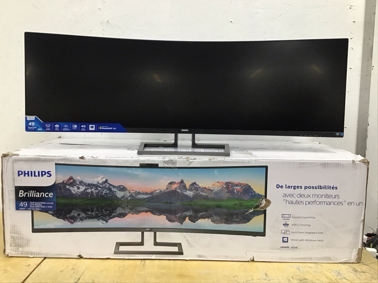 Philips Brilliance 49" SuperWide Curved Monitor 32:9 5120 X1440 499P9H