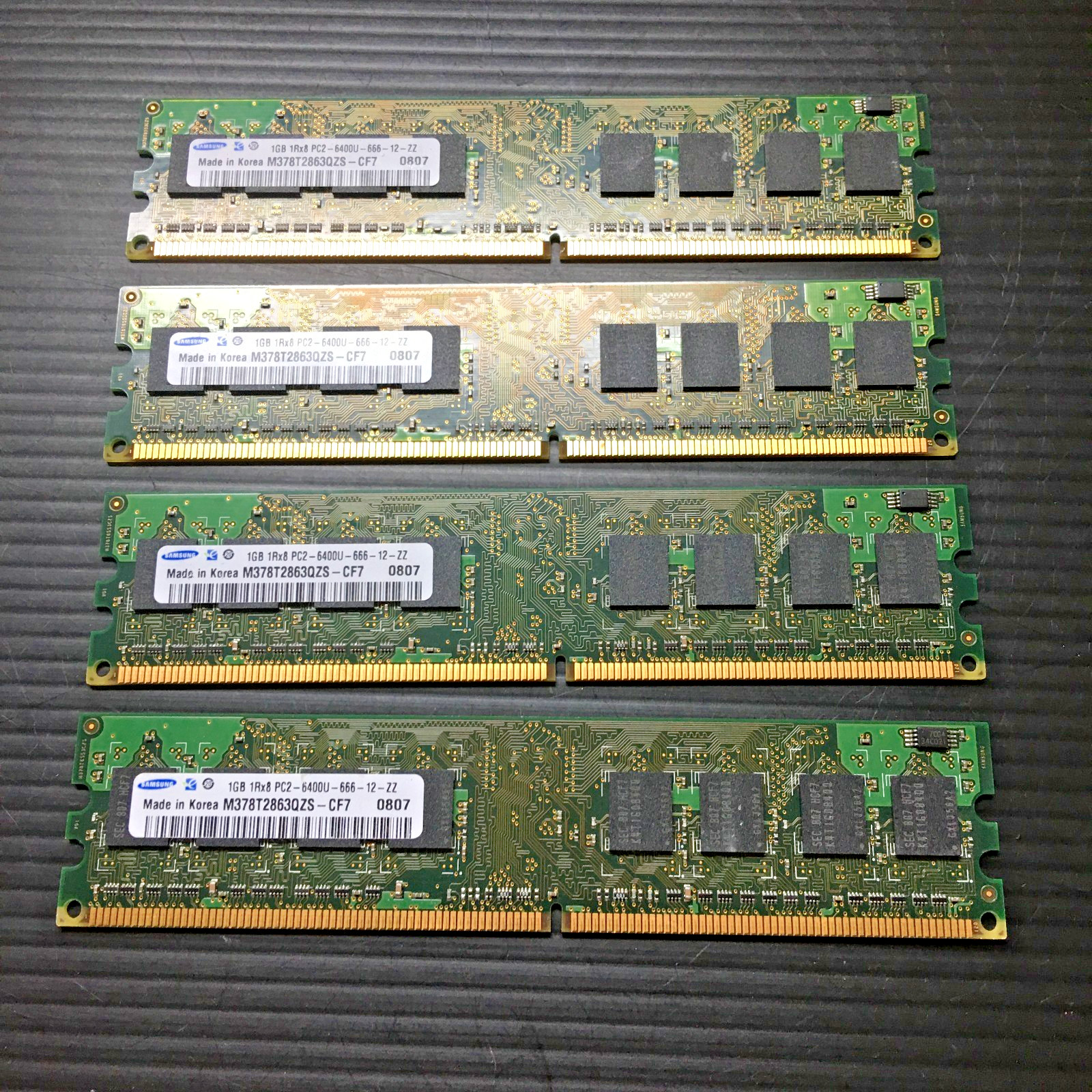 4PCS Samsung 1GB 1Rx8 PC2-6400U-666-12-ZZ M378T2863QZS-CF7 PC Memory