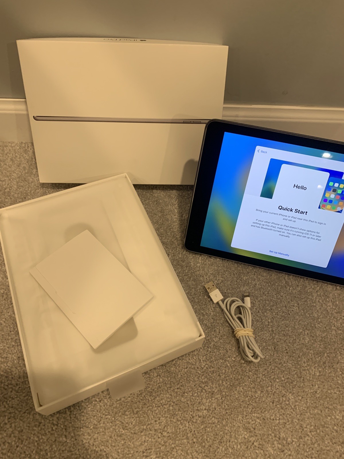 Apple iPad Pro (9.7-inch) A1673 128 GB, Wi-Fi, 9.7 in - Space Gray