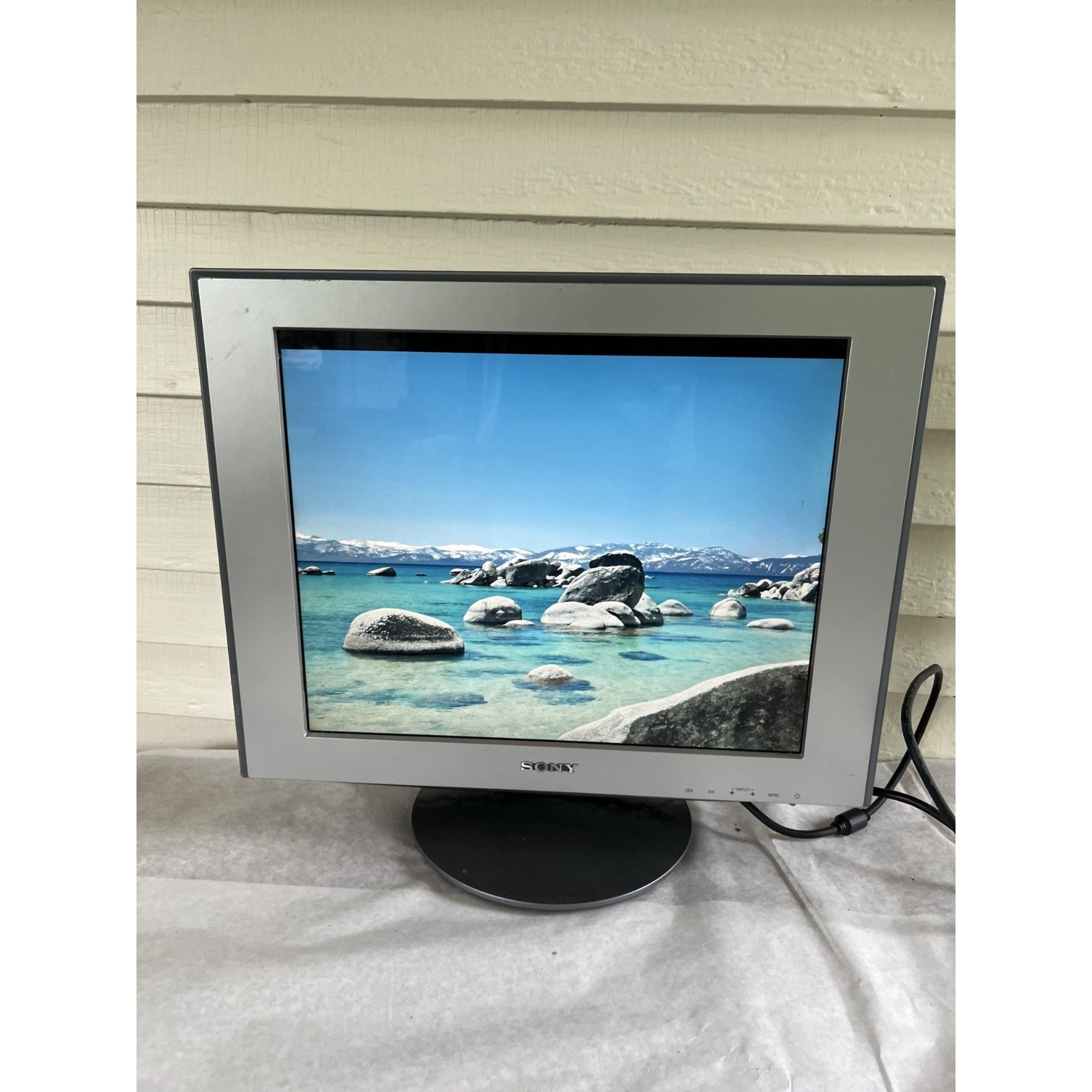 Sony SDM-HS74P 17" LCD Computer Monitor Silver VGA Tested Working
