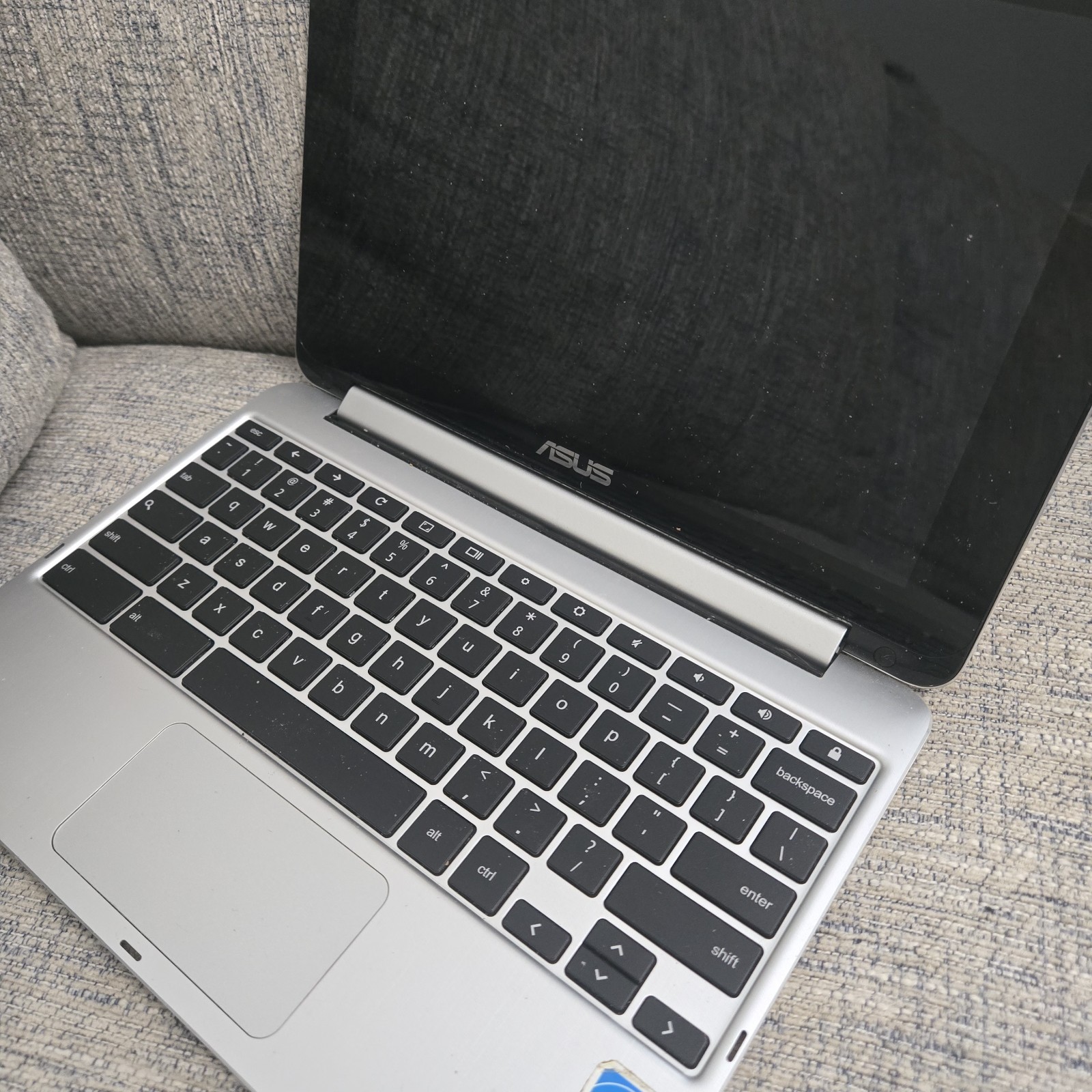 Asus C100P Flip 10" Chromebook 1.8GHz 16GB 4GB - No Charger