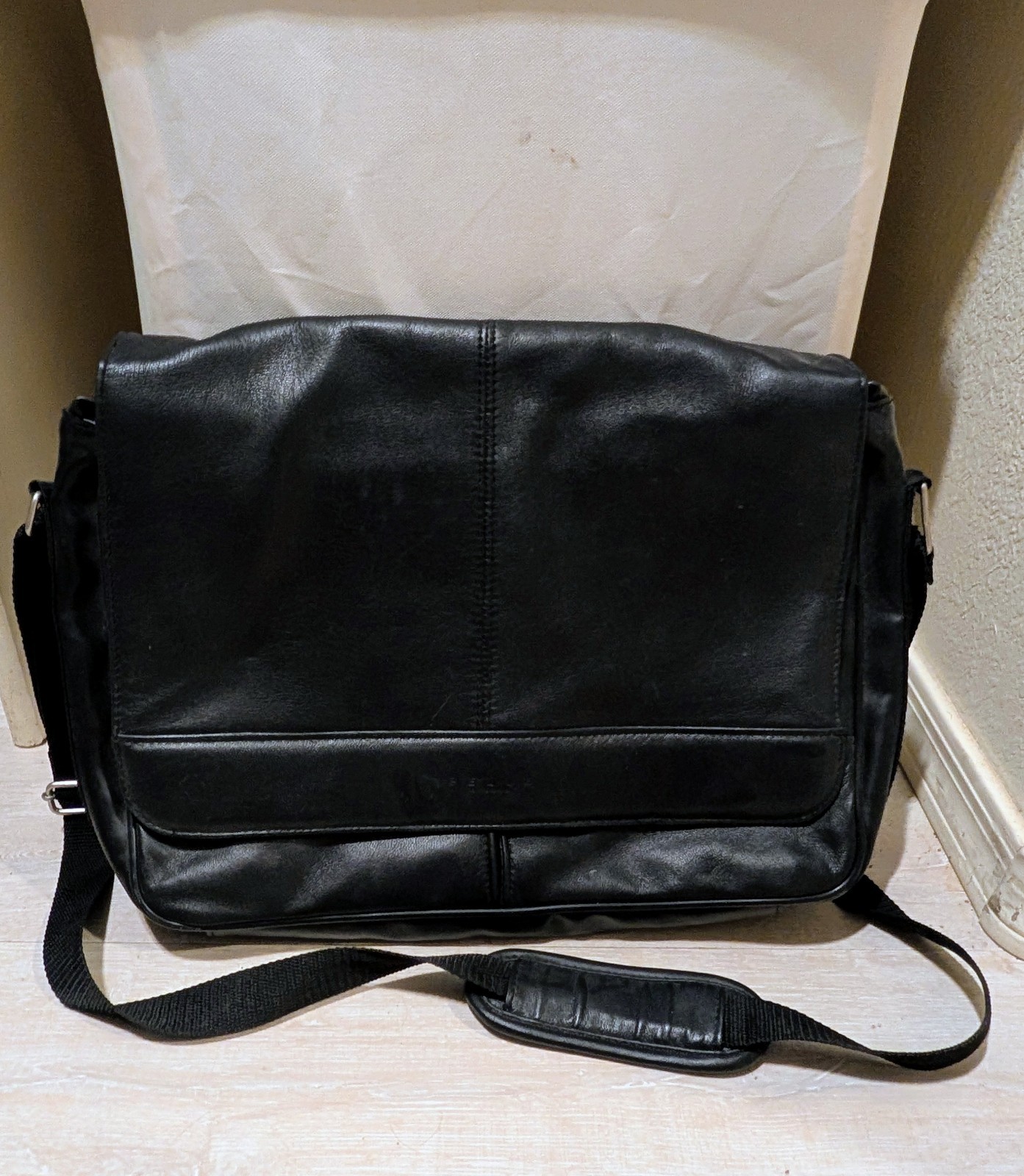 Pelle Studio Black Leather Laptop Messenger Bag Briefcase Crossbody New With Imp