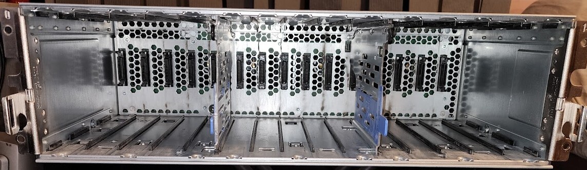EMC VNX5300 Disk Processor Enclosure No HDDs, 2x 875w PSU, 16x 8G FC SFP