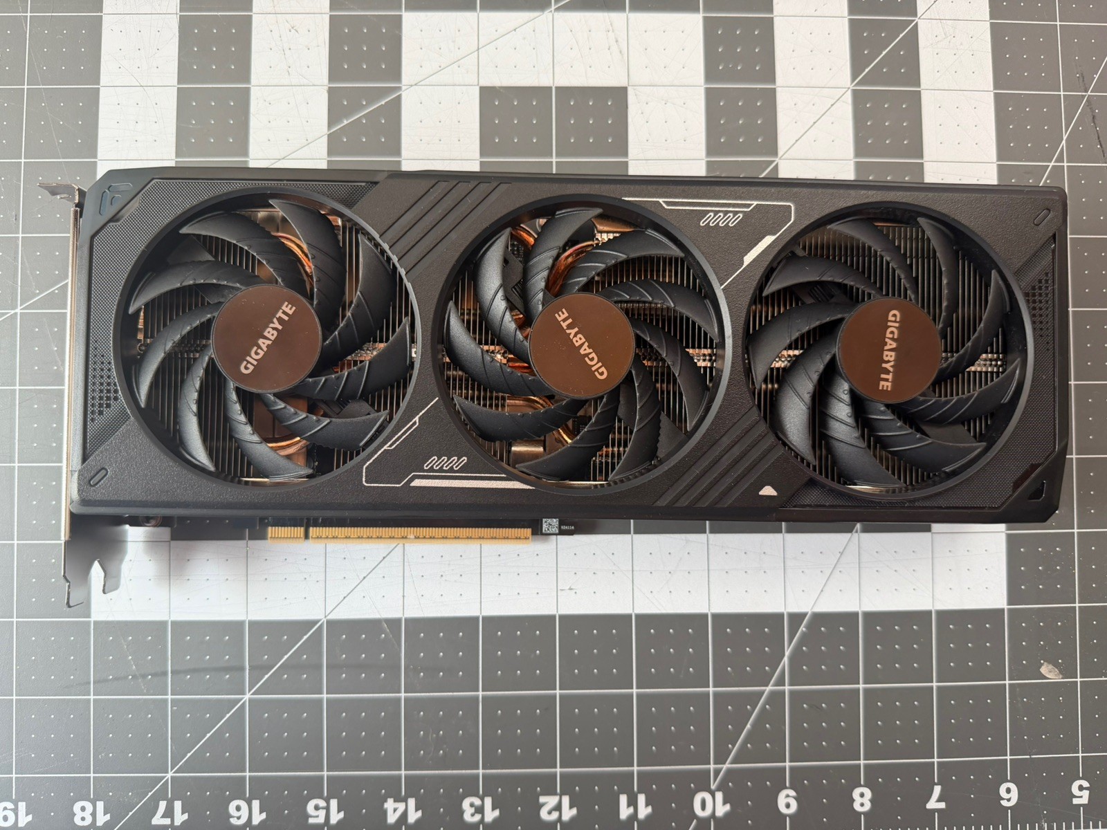 GV-N5070WF30C-12GD - GIGABYTE - NVIDIA GeForce RTX 5070 WINDFORCE OC SFF 12G ...