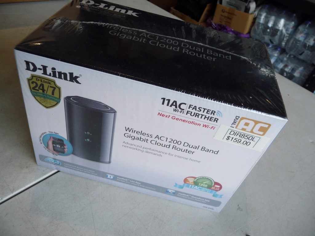 AU SELLER  D-Link Wireless AC1200 Dual Band Gigabit Cloud Router DIR-850L 4 LAN