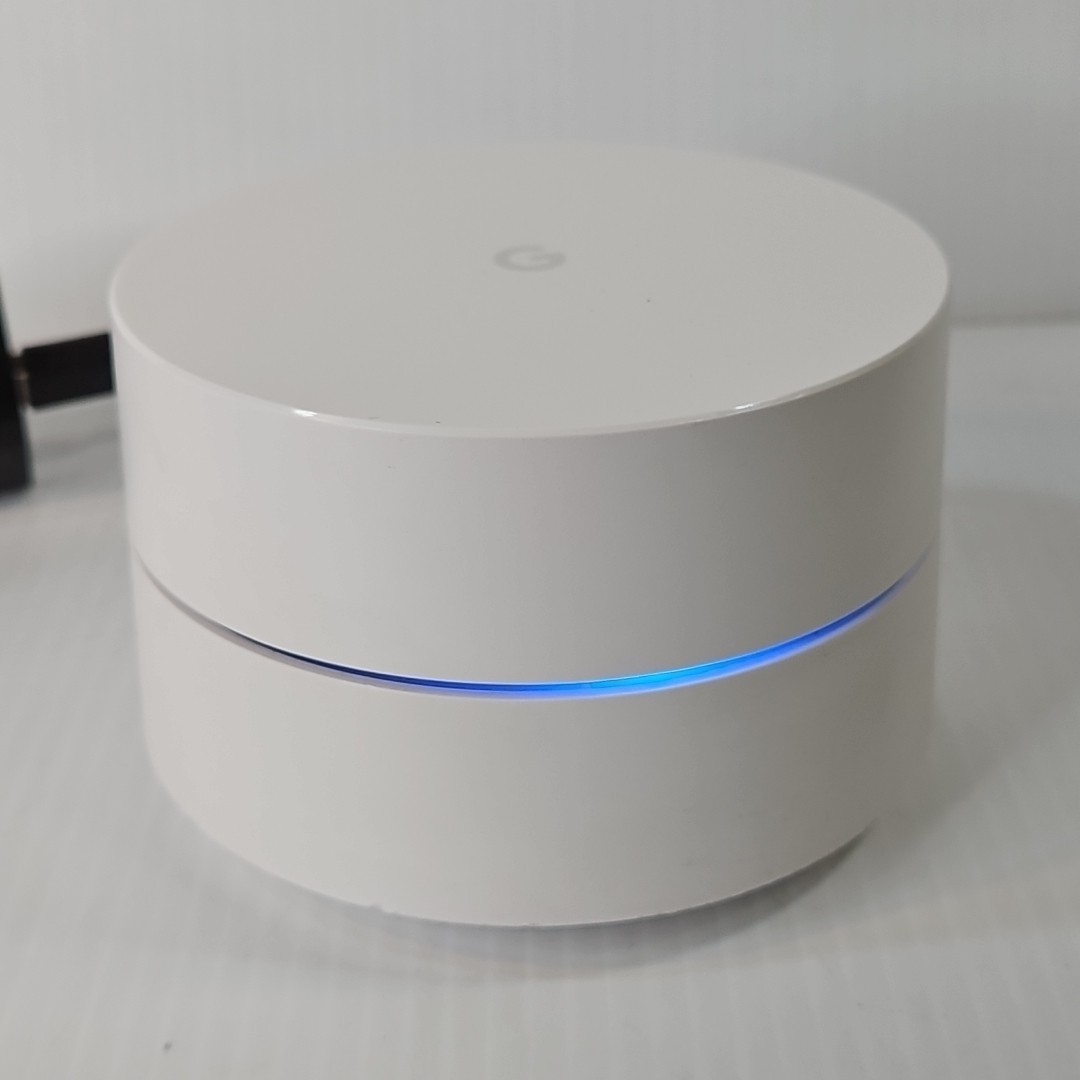 Google Nest Wifi Mesh Router AC-1304 AC1200 Dual-Band Wi-Fi 5 with adaptor