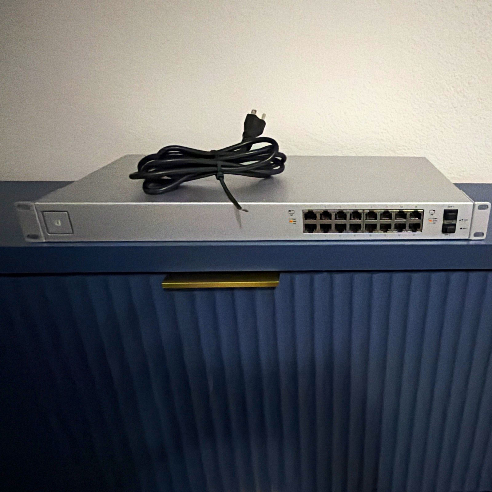 Ubiquiti UniFi US-16-150W 16-Port Gigabit Fully Managed Rack Switch RJ45 SFP