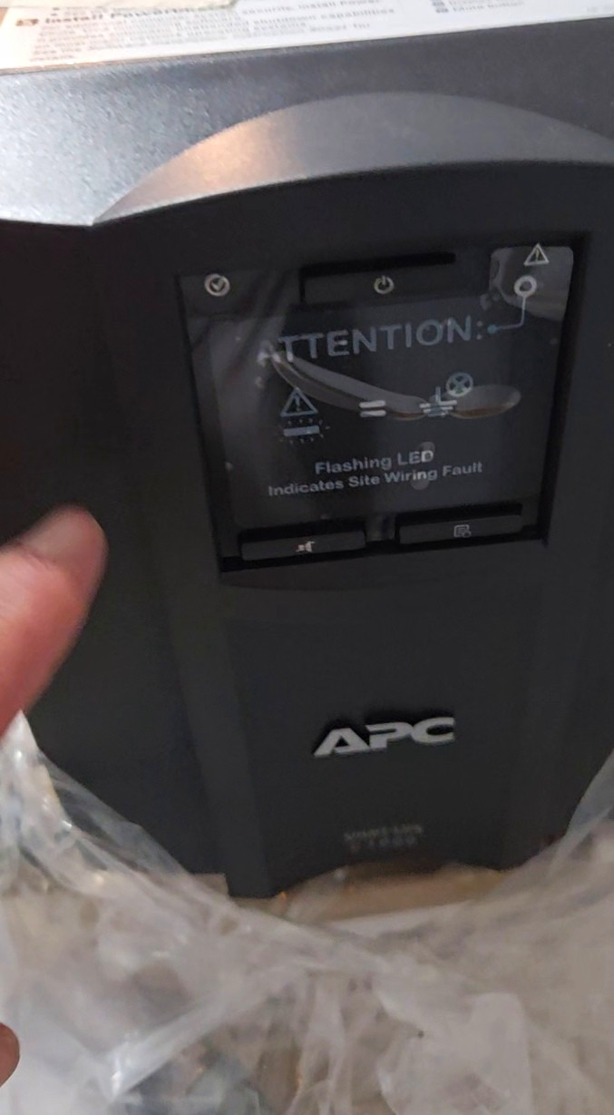 APC Smart-UPS C 1000 SMC1000 1000VA/600W 120V 8-Outlet AVR LCD Black
