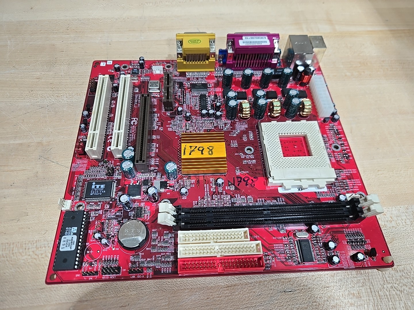 Vintage PC-Chips M810L REV 7.1 A Socket 462 Motherboard w/ IO Plate AMD UNTESTED