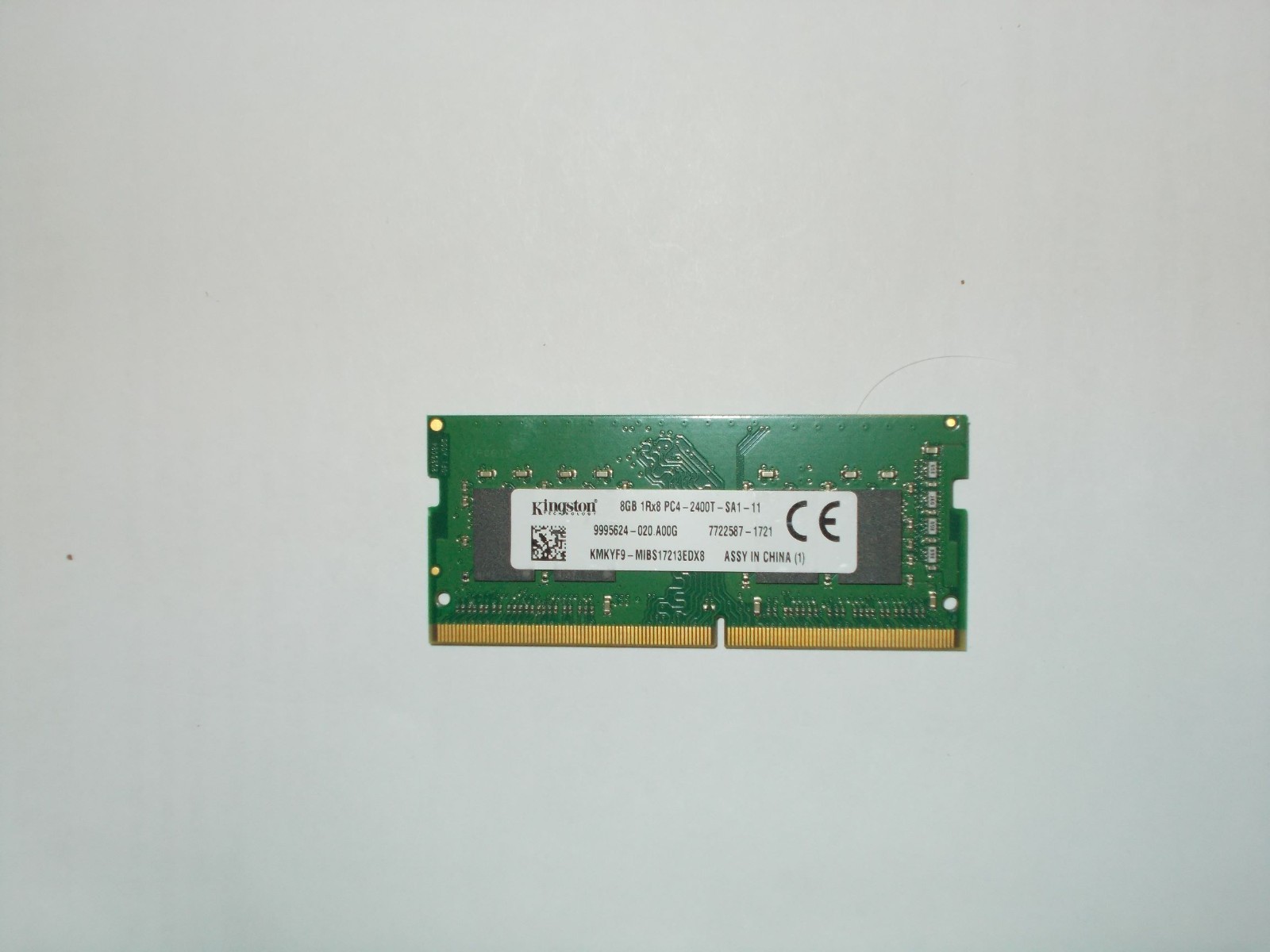 (1) Kingston 8 gb memory module DDR4 PC4-2400T-SA1-11 