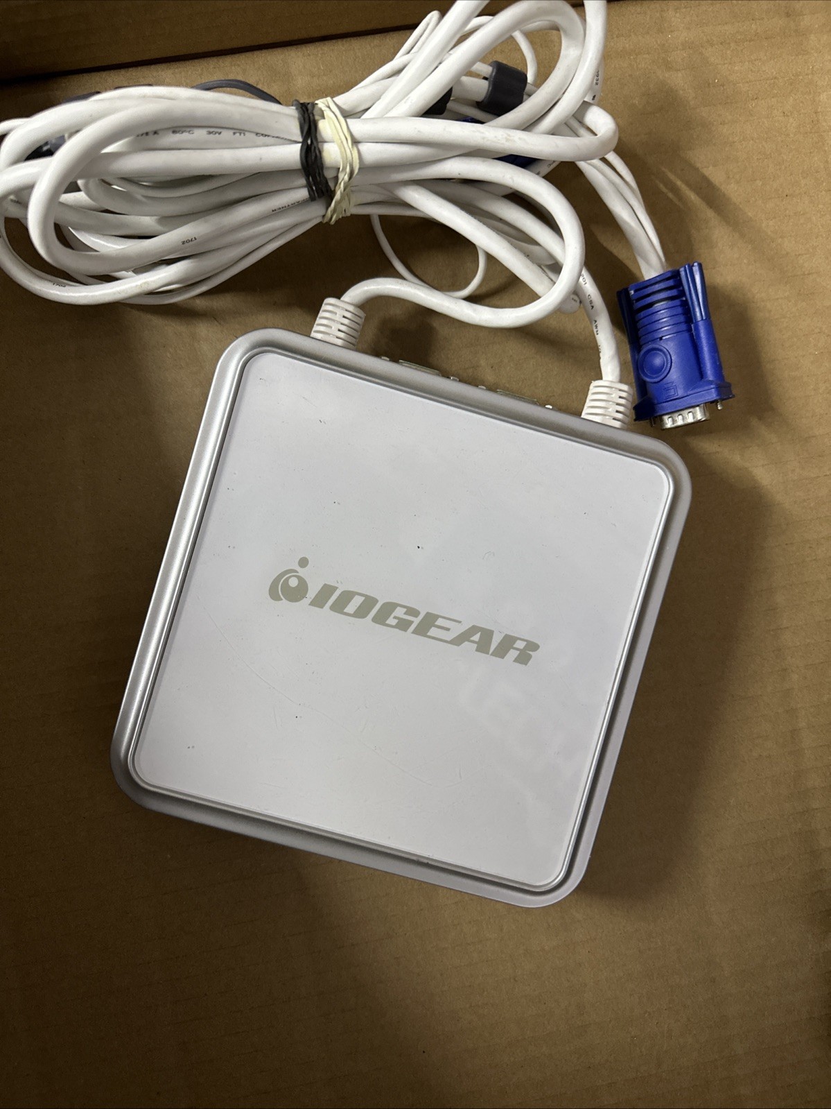 IOGEAR  MiniView (GCS634U) 4-Ports External KVM / audio switch USB