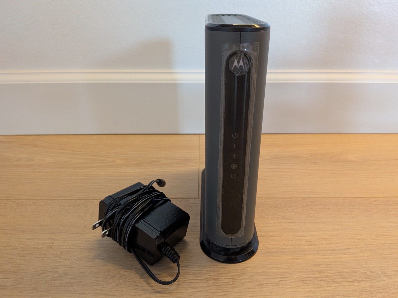 Motorola MB8600 DOCSIS 3.1 Plus Cable Modem - Works Great