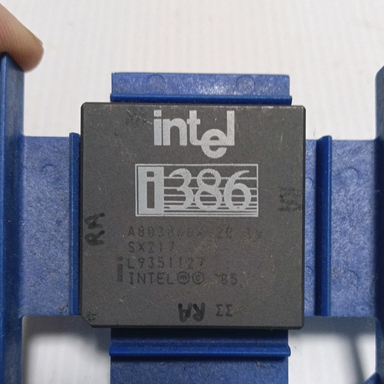 Vintage Rare Intel i386 A80386DX-20 SX217 Processor