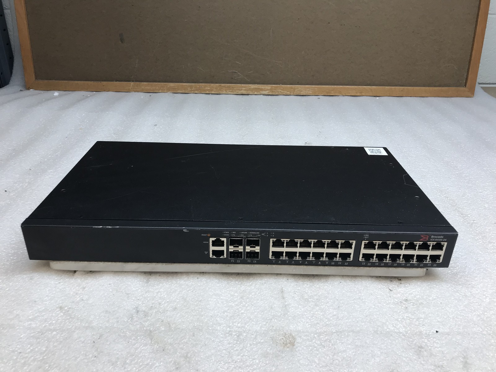 Brocade ICX 6430 24-Port Gigabit Ethernet Network Switch (kxz07401)