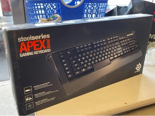 BRAND NEW SteelSeries APEX [RAW] 64144 Wired USB Gaming Keyboard