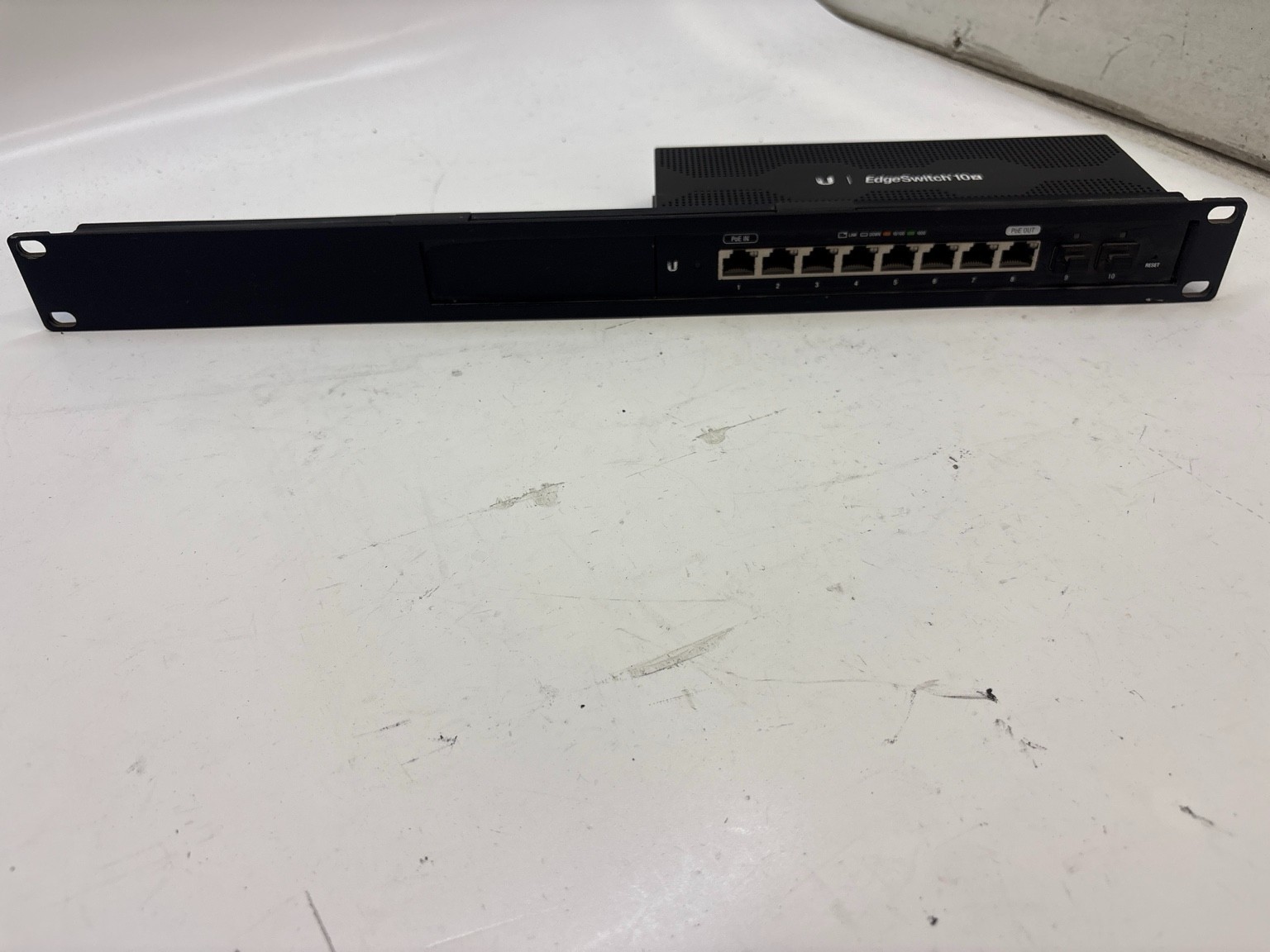 Ubiquiti EdgeSwitch 10X ES-10X 8-Port Gigabit Managed Switch w/ Rack Mount T8B4