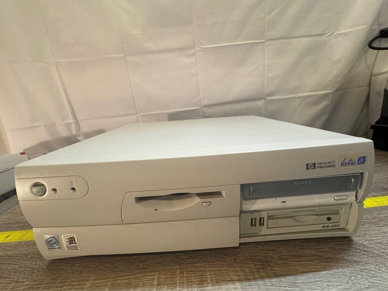 Vintage HP Vectra VEi8 DT D8173T – Pentium III – Untested