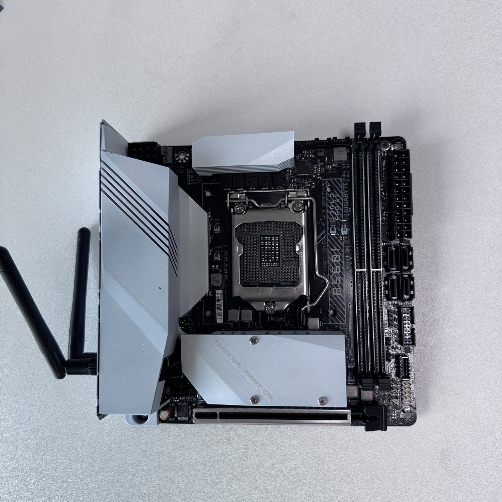 GIGABYTE Z590I AORUS ULTRA LGA 1200, Intel Mini-ITX Motherboard-white