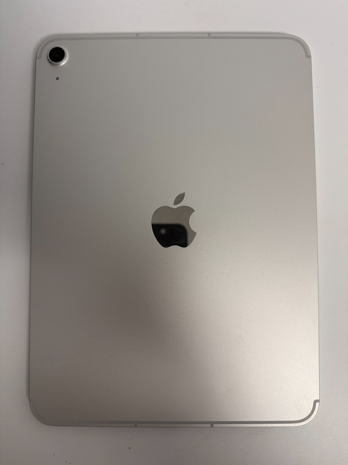 FOR PARTS - Apple iPad 11th Gen A16 128GB Silver - (Unlocked) Clean IMEI - READ