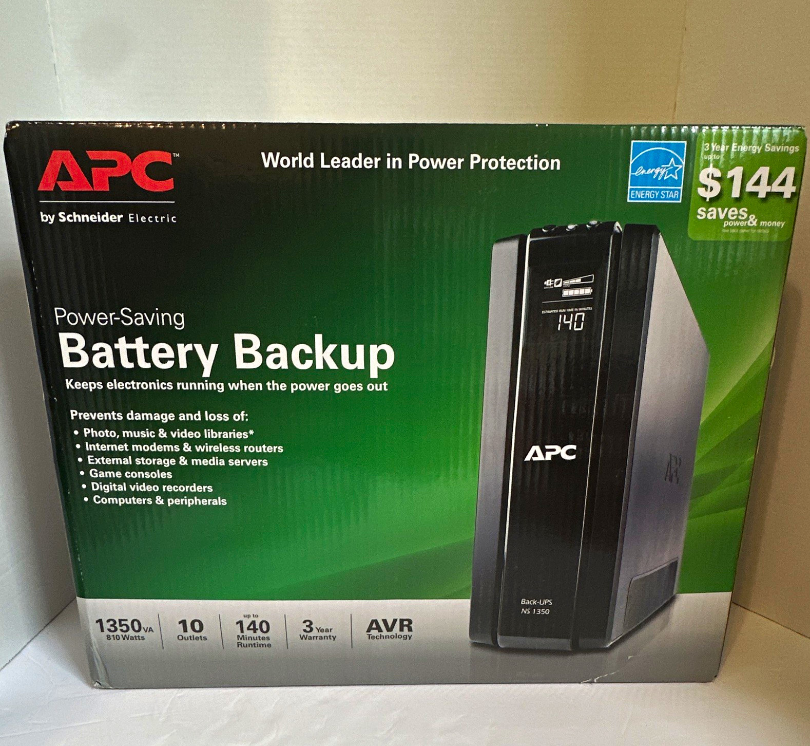 APC Back-UPS NS 1350 1350VA 810W 10-Outlet AVR USB UPS Black **2011 Never used