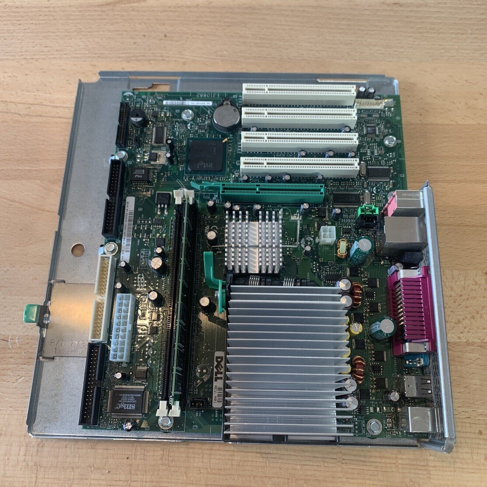 Dell Dimension E210882 mother board Pentium 4 2GHz+Ram+ I/O SHLD+Heat Snk