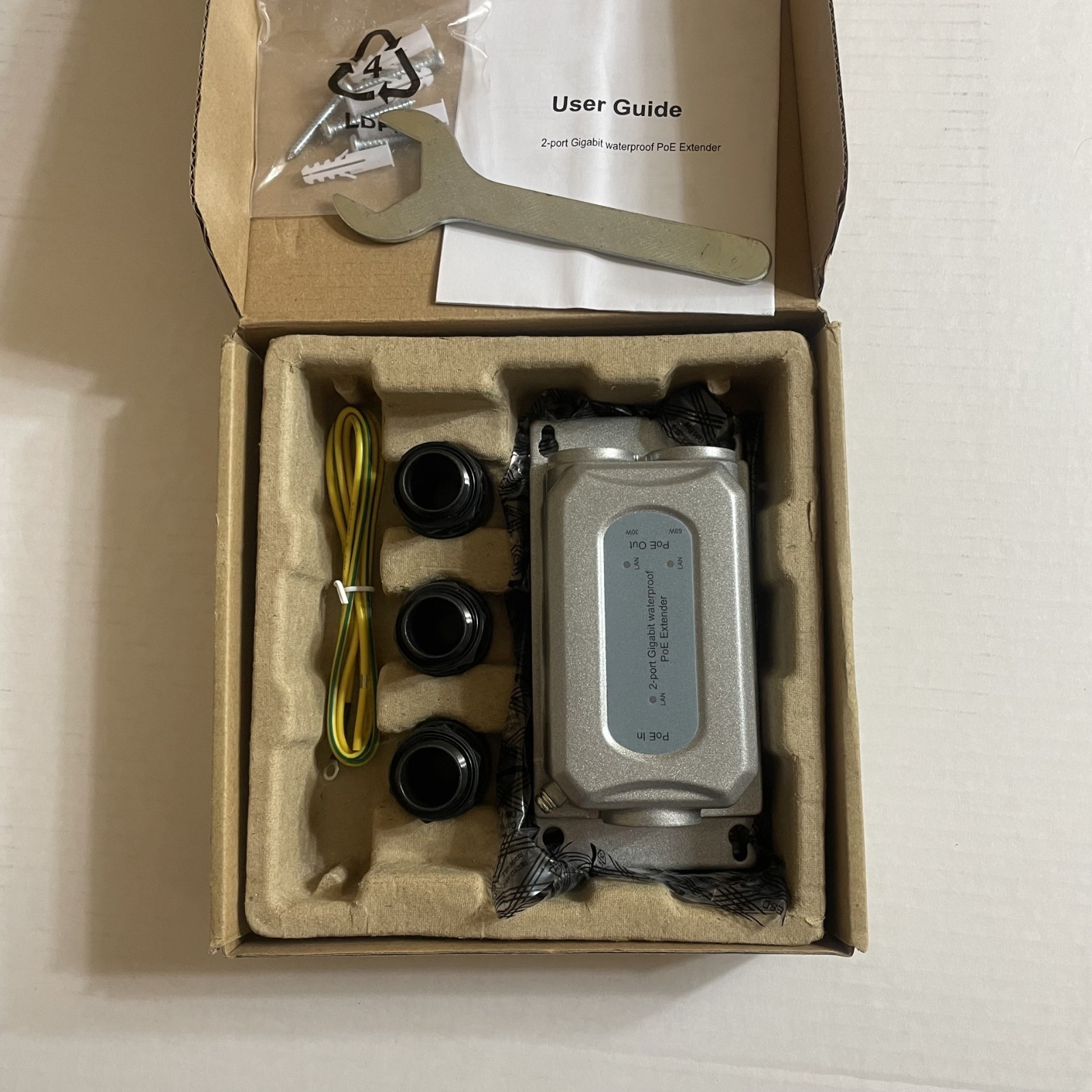 Binardat (AKA Intellinet) 3-Port Gigabit PoE Extender Outdoor, 60W Power Budget