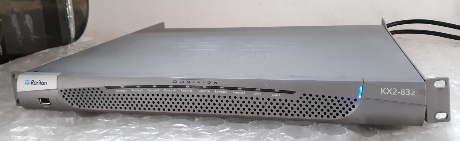 Raritan DKX2-832 32-Port KVM Switch w/ Ears + Power Cords