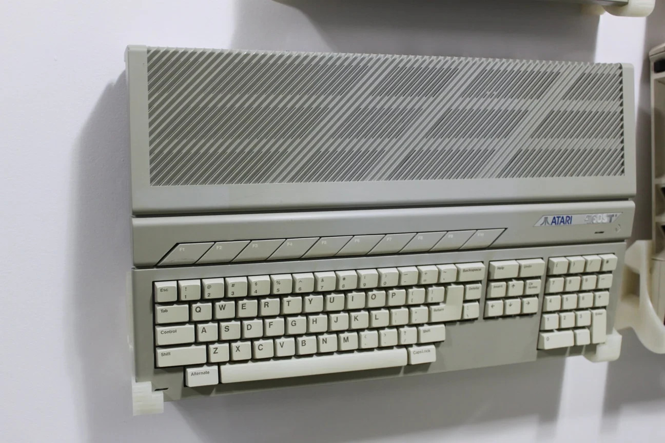 Atari 1040ST , 4160ST  Presentation Stand and Wall Mount