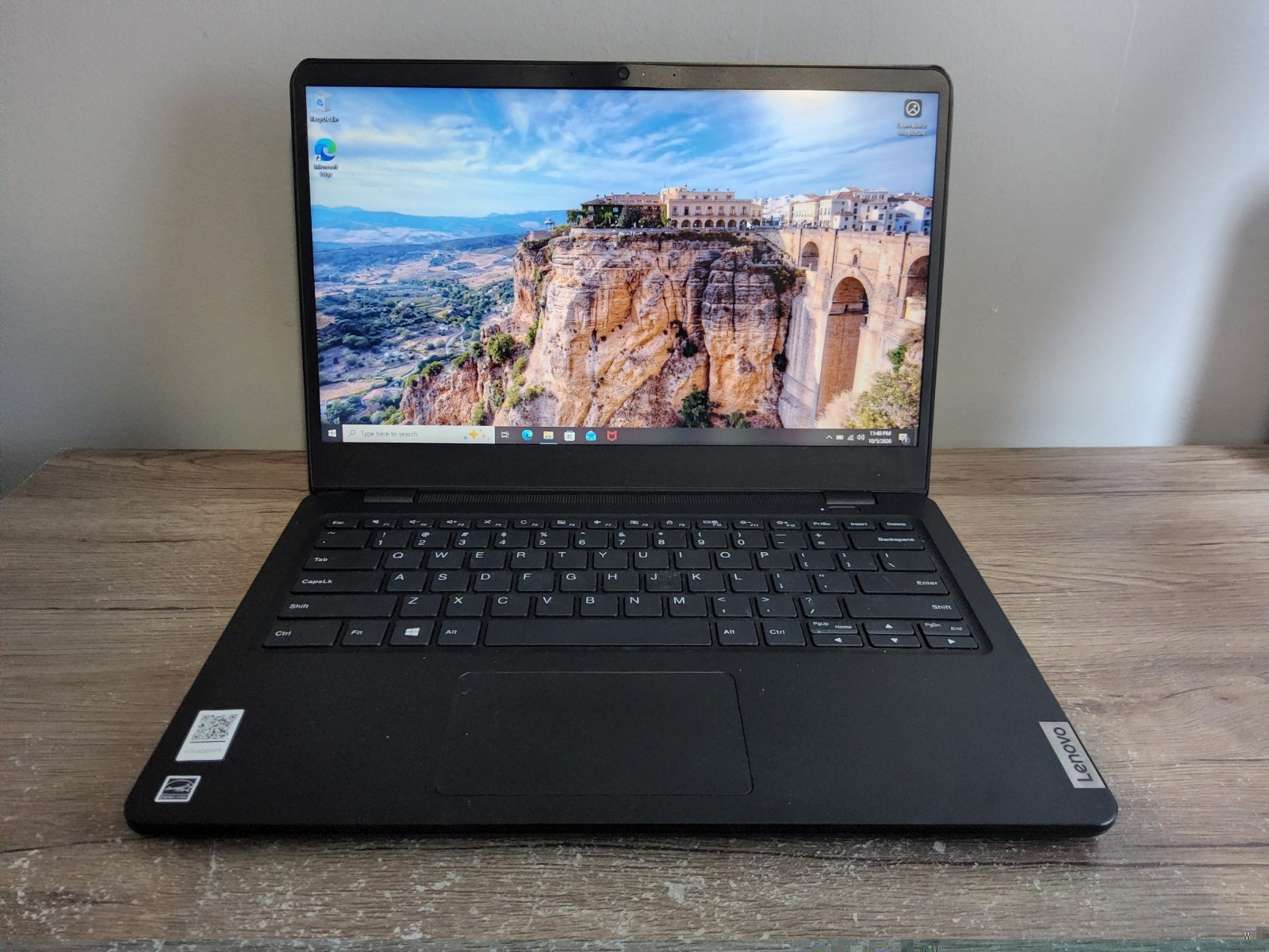 Lenovo 14" 14W Gen 2 4GB | 64GB | AMD 3015e W/ Radeon GPU | Win A  Pro Education
