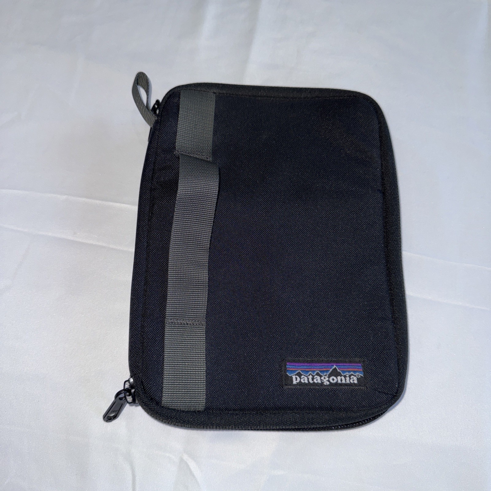 Patagonia Padded Tablet Case Black Zip Around Accessory 9x7 iPad Mini Kindle