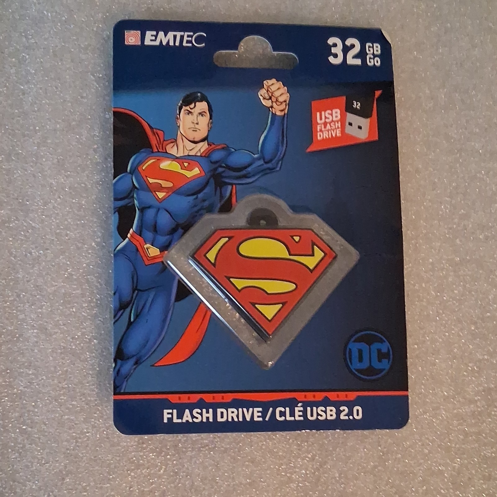 Emtec DC Comics Superman 32GB USB 2.0 Flash Drive Multicolor Removable